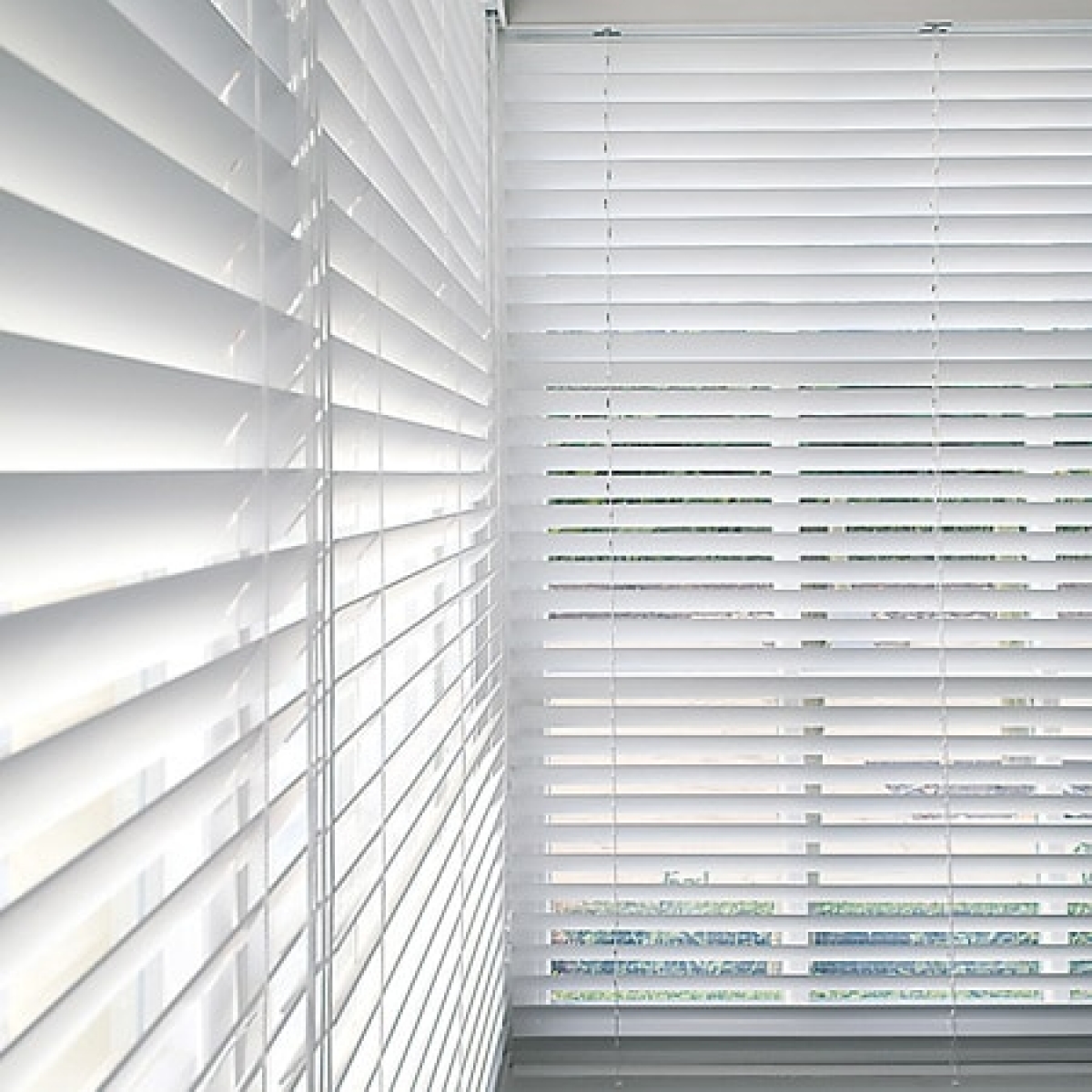 Venetian Blinds Are Practical Window Shades Choose From Metal Wooden And Pvc Coated Slats In